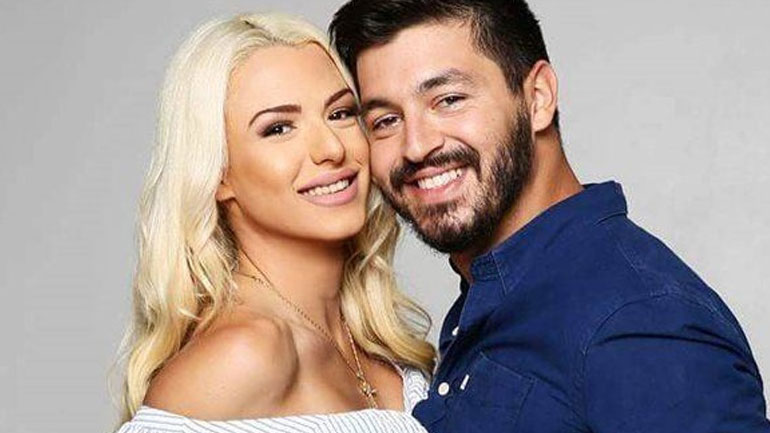 Συντετριμμένη η Στέλλα Μιζεράκη στην κηδεία του Πάνου Ζάρλα