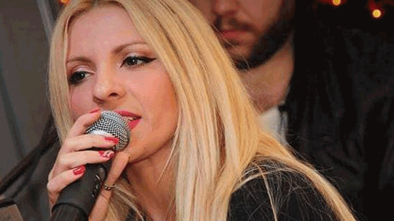 Η Κατερίνα Ζεϊμπέκη με την Κιθαριστική Ορχήστρα Νίκαιας στο Δημοτικό Θέατρο «Μίκης Θεοδωράκης»