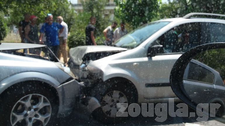 Σφοδρή σύγκρουση με δύο τραυματίες στην Αγία Βαρβάρα