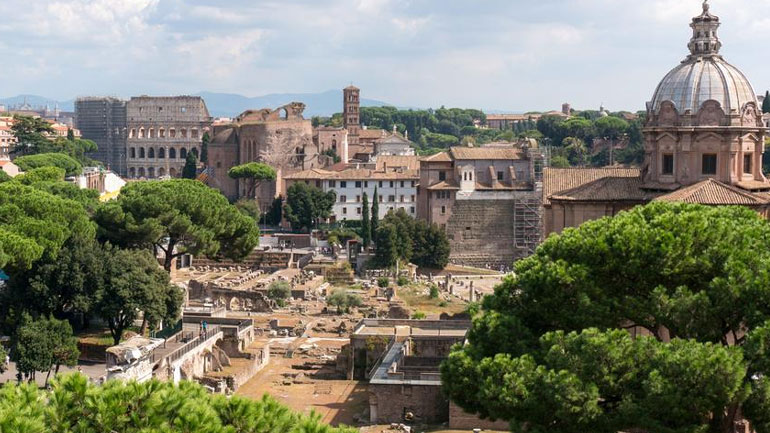 Διάλογο με Βρυξέλλες ζητά η Ρώμη μετά την απειλή κυρώσεων