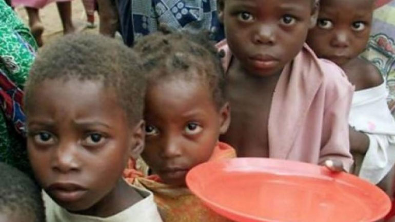 Guardian: Η πείνα ευθύνεται για τους μισούς από τους θανάτους παιδιών στην Αφρική