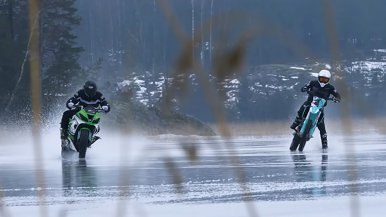 Χώμα ή άσφαλτος; Η απάντηση είναι… χιόνι!