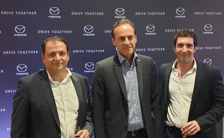 Από δεξιά: Γιώργος Συγγελίδης, Γιώργος Παπανικολάου (Δήμαρχος Γλυφάδας) και Δημήτρης Καββούρης