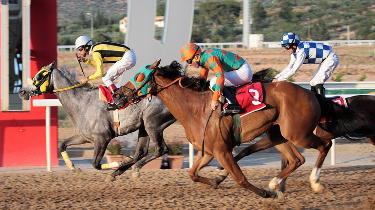 Το θέαμα ξεκινά στις 18:00 την Κυριακή στο Markopoulo Park