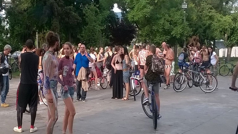 Στη Θεσσαλονίκη σήμερα η 12η Διεθνής Γυμνή Ποδηλατοδρομία