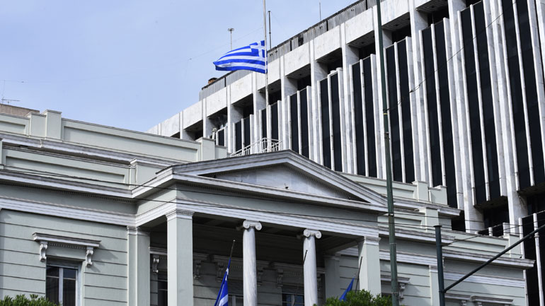 Κατηγορηματική καταδίκη από το ΥΠΕΞ  για τις εμπρηστικές επιθέσεις στη Θεσσαλονίκη