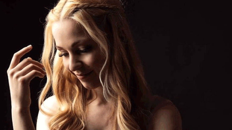 «Έρωτας στο Αιγαίο» της Κυριακής Δερέμπεη