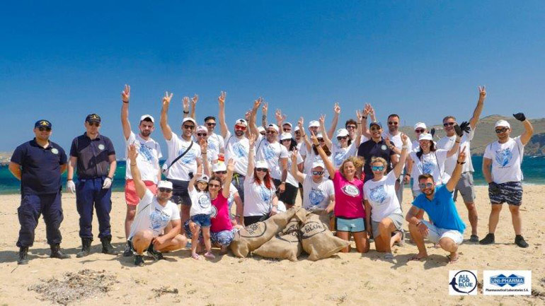 Η Green Team του ΟΦΕΤ καθάρισε θάλασσες και ακτές της Μυκόνου