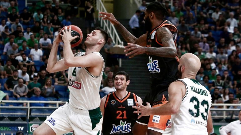 Προβάδισμα τίτλου στους τελικούς της Βasket League για τον Παναθηναϊκό, νίκησε 103-77 τον Προμηθέα