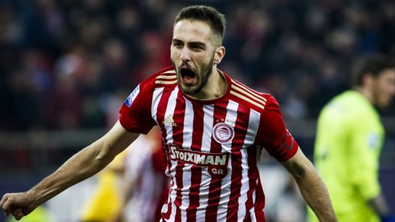 Guardian: «Ο Φορτούνης προτιμά να μείνει στον Ολυμπιακό»