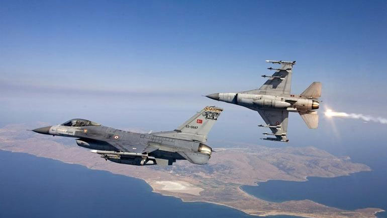Πτήση δύο τουρκικών F-16 πάνω από την Κίναρο στα 27.000 πόδια