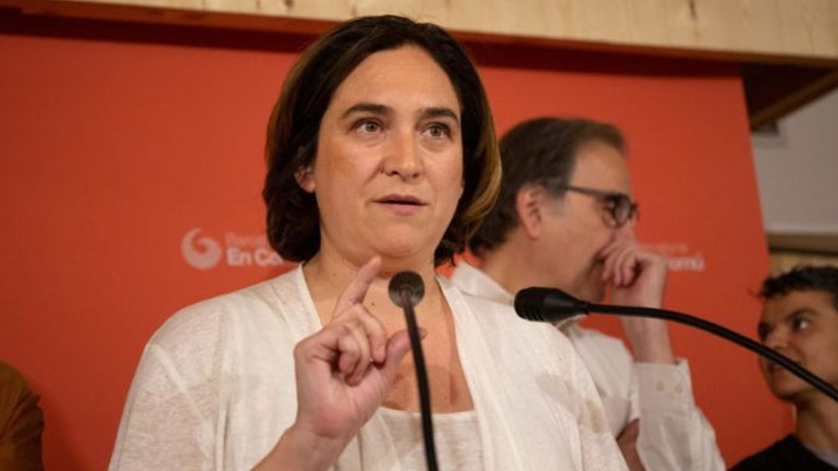 Προσύμφωνο συνεργασίας με τους Σοσιαλιστές επιδιώκει η απερχόμενη δήμαρχος της Βαρκελώνης