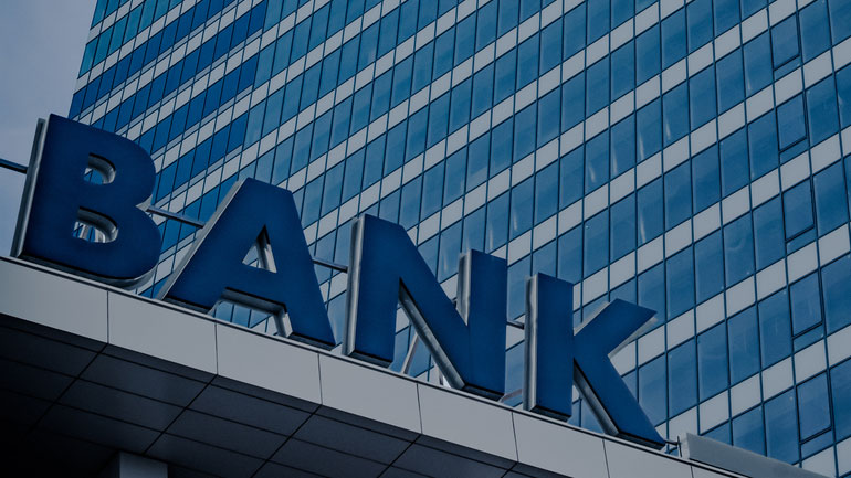 Κλειστές οι τράπεζες τη Δευτέρα