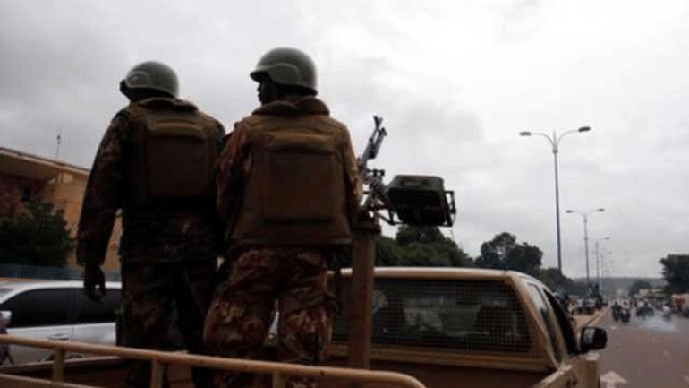 Μάλι: Αναθεωρήθηκε προς τα κάτω ο απολογισμός των νεκρών από επίθεση ενόπλων σε χωριό