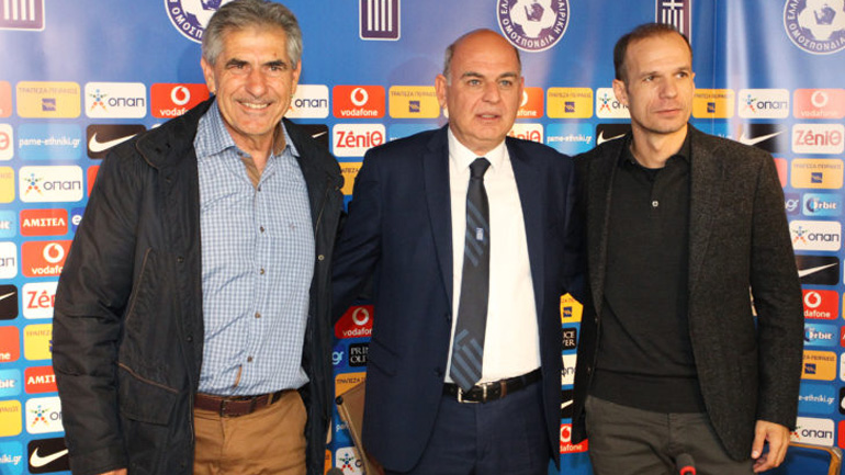 Στο «αέρα» το θέμα προπονητή στην Εθνική