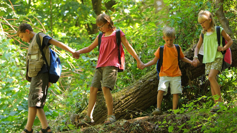 Παιδί και κατασκήνωση: Όλα όσα πρέπει να γνωρίζουν οι γονείς!