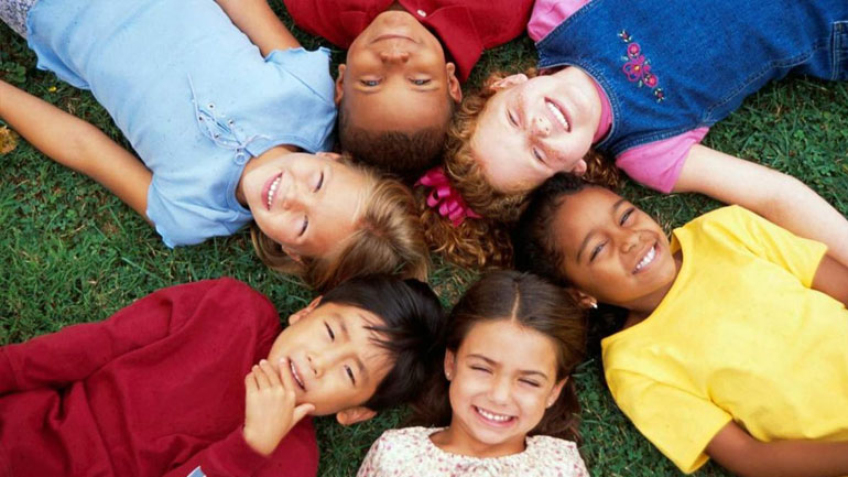 Μακροπρόθεσμα οφέλη από τις παιδικές φιλίες!