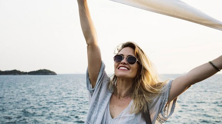 Tρεις συνήθειες που πρέπει να βάλετε στη ζωή σας για να αισθάνεστε καλύτερα