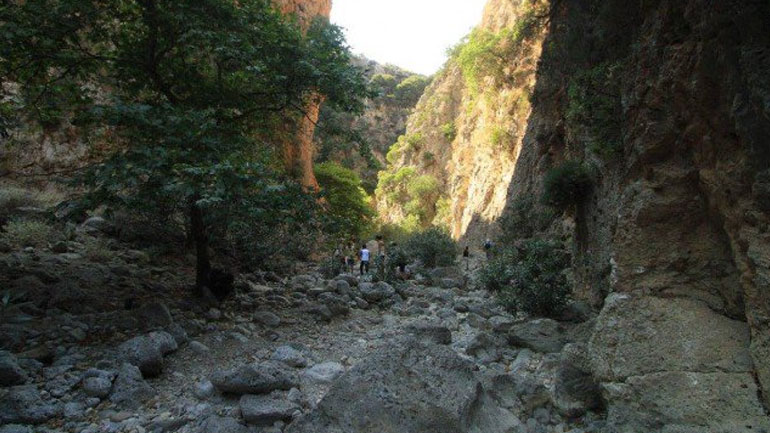 Χανιά: Tουρίστας έχασε τη ζωή του κατά τη διάρκεια πεζοπορίας σε φαράγγι