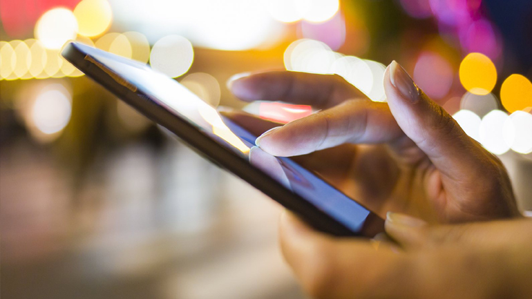 COSMOTE: 5GB μόνο με 0.90€ για το τριήμερο του Αγίου Πνεύματος