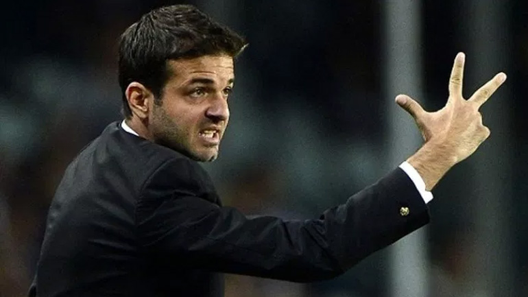 Ο Στραματσόνι σε ομάδα του Ιράν