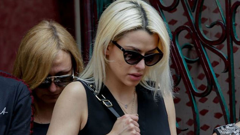 Στέλλα Μιζεράκη: Μιλάει πρώτη φορά για τον θάνατο του Πάνου Ζάρλα!