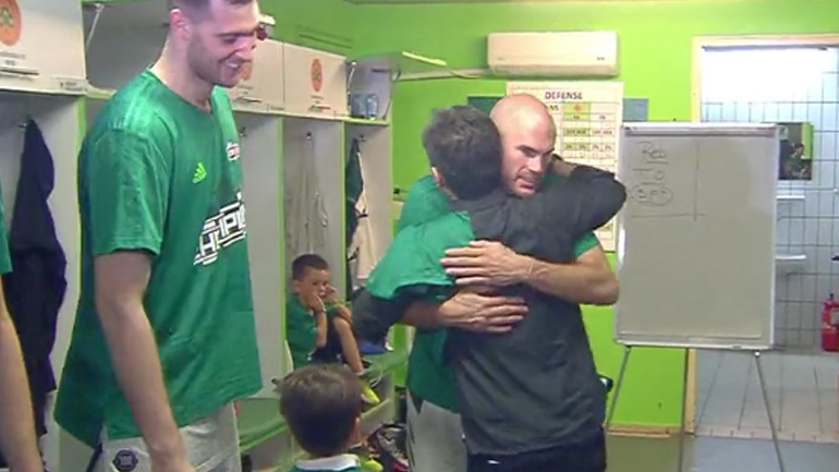 Στα αποδυτήρια του Παναθηναϊκού για συγχαρητήρια ο Δημήτρης Γιαννακόπουλος