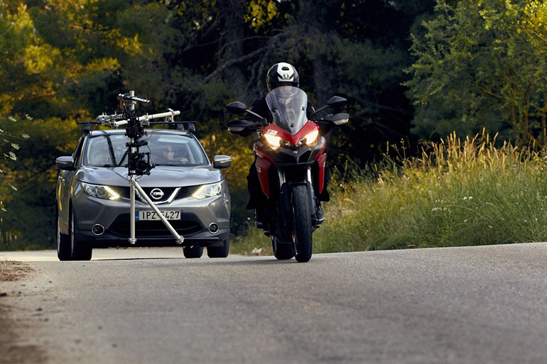Το όχημα ανήκει στον εικονολήπτη Θεοδόση Τζαβάρα που ξέρει να εξελίσσει τη δουλειά του...