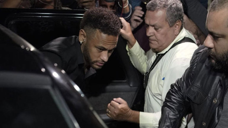 Neymar: Η βραζιλιάνικη αστυνομία κατέθεσε μήνυση εναντίον της κοπέλας που τον κατηγορεί για βιασμό