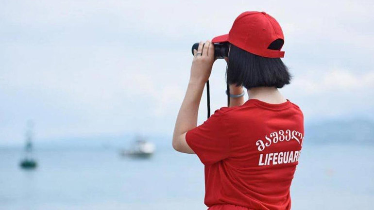 Γεωργία: Οι πρώτες ναυαγοσώστριες ρίχνονται στα κύματα με στόχο την ισότητα