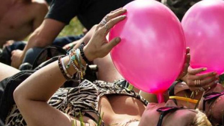 Νέα σύλληψη για παράνομη πώληση αερίου γέλιου