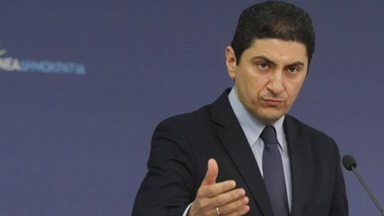 «Ο ΣΥΡΙΖΑ προσπαθεί με fake news να κερδίσει τον χώρο των ταξί»