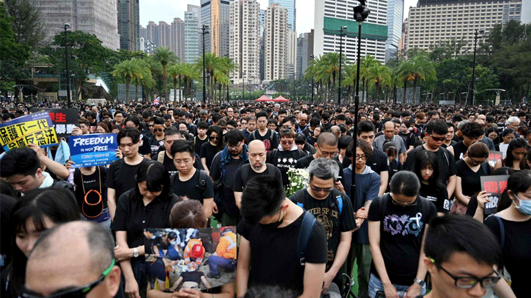 Χονγκ Κονγκ: Στους δρόμους χιλιάδες διαδηλωτές – Ζητούν την παραίτηση της επικεφαλής της κυβέρνησης