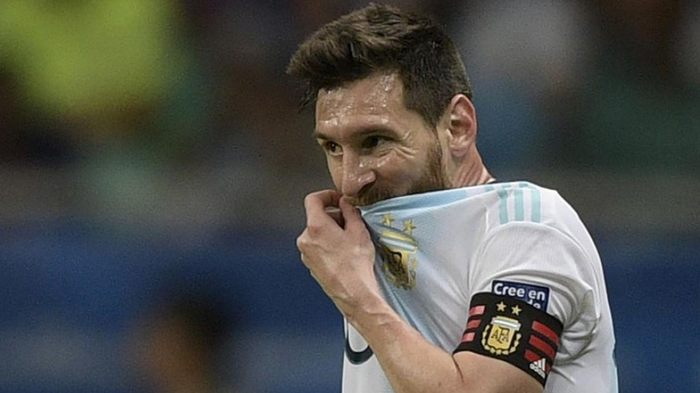 Μέσι: «Πρέπει να σηκώσουμε κεφάλι και να συνεχίσουμε»