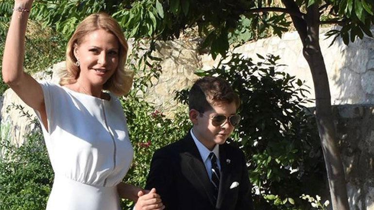 Παντρεύτηκαν η Τζένη Μπαλατσινού και ο Βασίλης Κικίλιας – Celebrities και πολιτικοί στον γάμο τους!