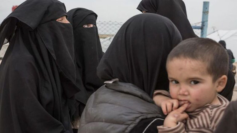 Οι Κούρδοι παρέδωσαν στη Γαλλία 12 ορφανά παιδιά από οικογένειες τζιχαντιστών