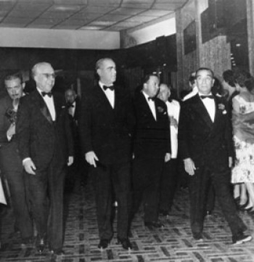 Ο Κωνσταντίνος Καραμανλής στα εγκαίνια του ξενοδοχείου