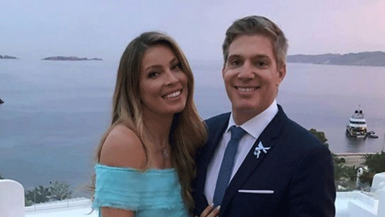 Μαριέττα Χρουσαλά – Λέων Πατίτσας: Παιχνίδια με τα παιδιά τους στην παραλία!