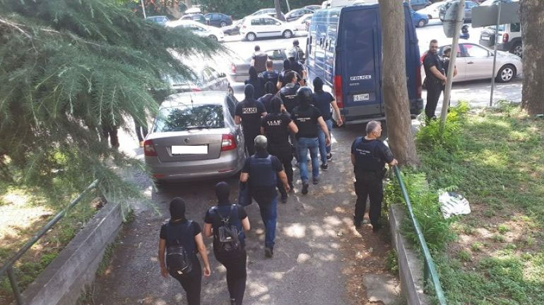 Προφυλακιστέοι οι δύο από τους τρεις συλληφθέντες για τη ληστεία στο ΑΧΕΠΑ