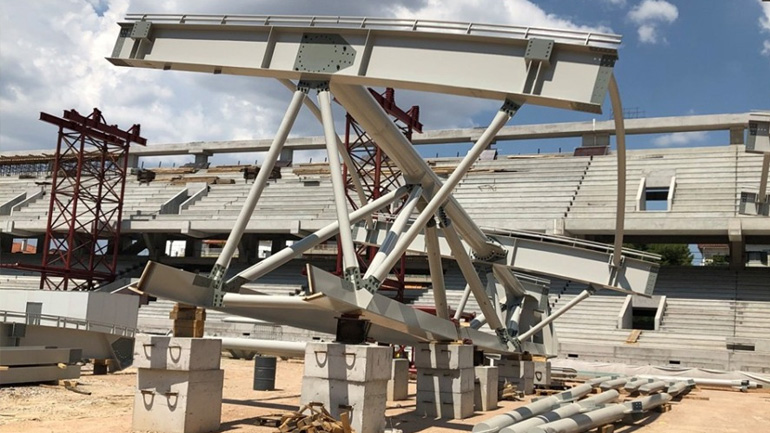 Τοποθετήθηκε το πρώτο κομμάτι του στεγάστρου στην «Αγια-Σοφιά»