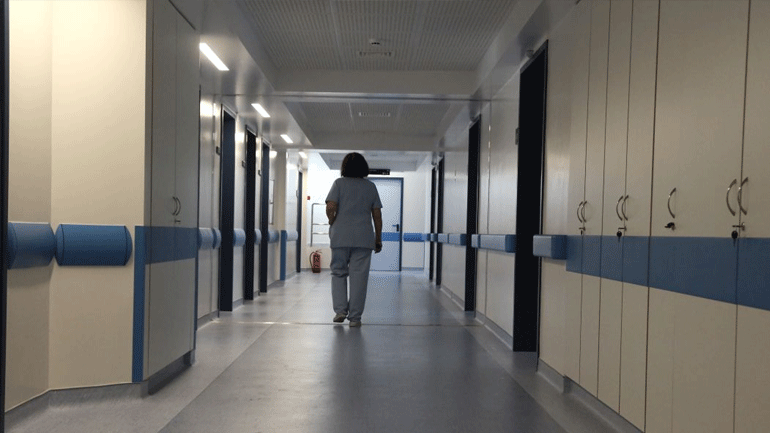 Διασωληνωμένο στη ΜΕΘ το 3χρονο αγοράκι που κάηκε από βραστό νερό