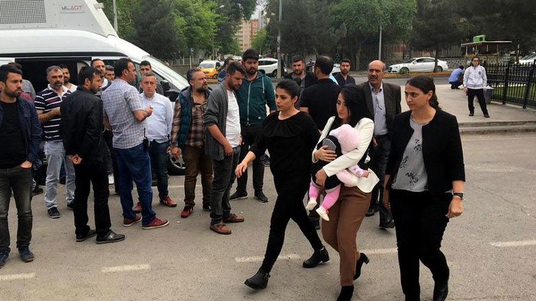 Τουρκία: Με το μωρό στη φυλακή