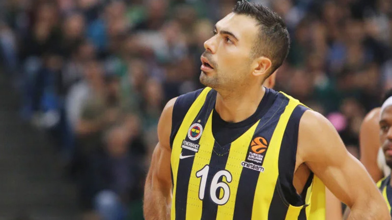 Νέα πρόταση του Ολυμπιακού για τον Κώστα Σλούκα