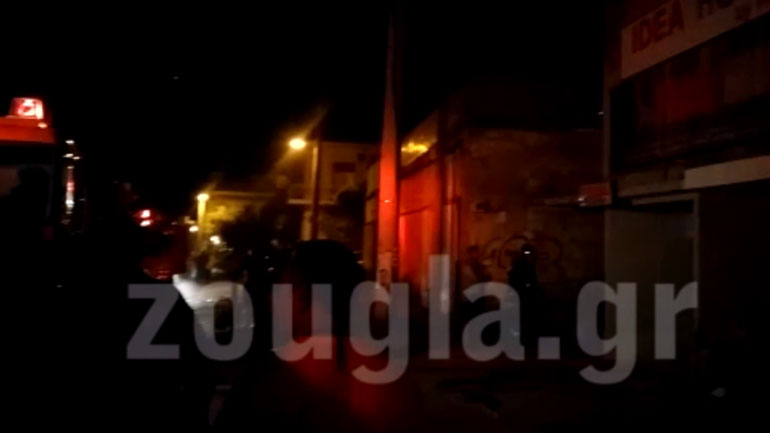 Υπό έλεγχο η πυρκαγιά που ξέσπασε σε βιοτεχνία επίπλων στον Κορυδαλλό