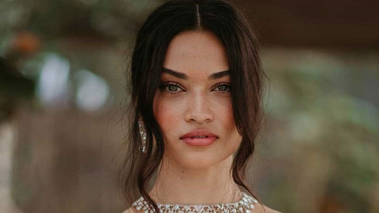 Ο καλοκαιρινός οδηγός ομορφιάς του supermodel Shanina Shaik για λαμπερό δέρμα!