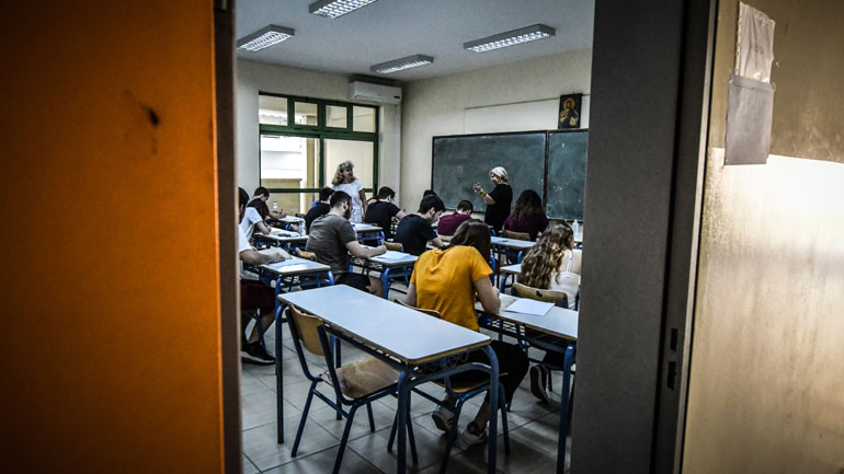 Πανελλαδικές: «Σπάει» προς τα κάτω το φράγμα των 19.000 μορίων της Ιατρικής