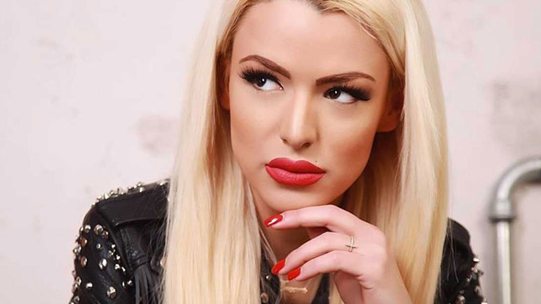 Στέλλα Μιζεράκη: Η φωτογραφία που δημοσίευσε με τη μητέρα του Πάνου Ζάρλα