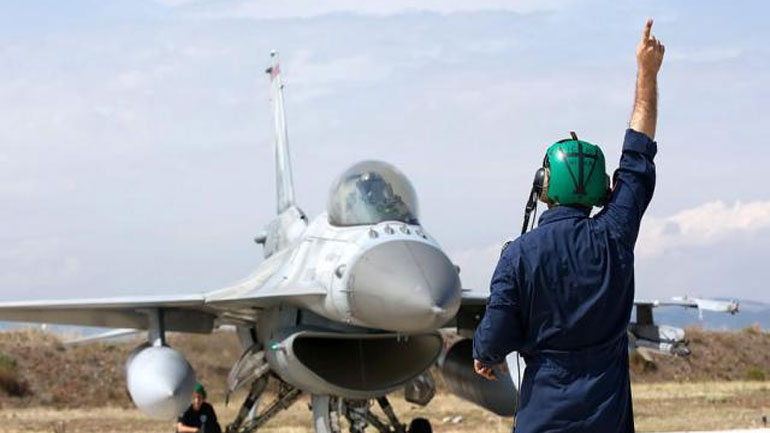 Συνομιλίες ΓΕΣ, ΓΕΑ και ΓΔΑΕΕ με αμυντικές βιομηχανίες για θωρακισμένα οχήματα και F-16