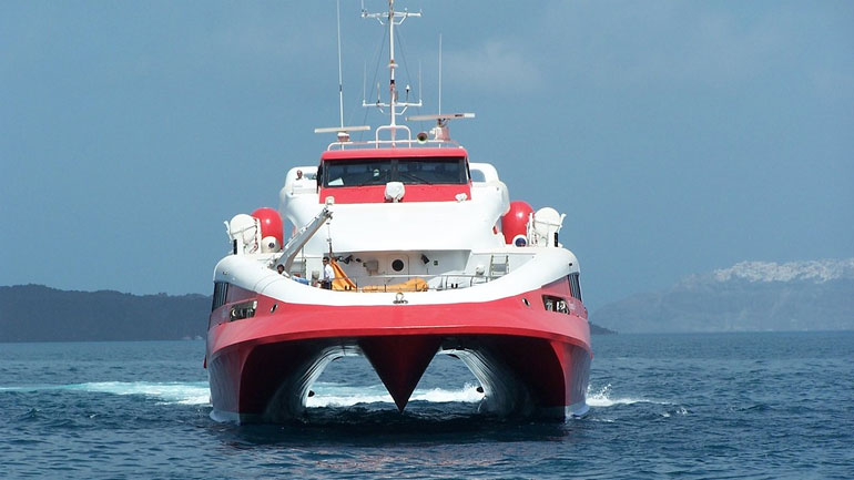 Μηχανική βλάβη στο «Supercat» με 127 επιβάτες – Επιστρέφει στον Πειραιά