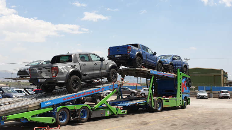 Τρία Ford Ranger Raptor πάνω στη  νταλίκα...